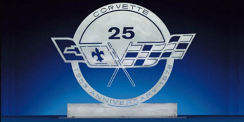 This 1978 Crossed Flags Wall Hanging will offer a great accent to an office, garage, or dealership. It's the perfect gift for that hard to shop for guy or gal and is constructed of stainless steal.